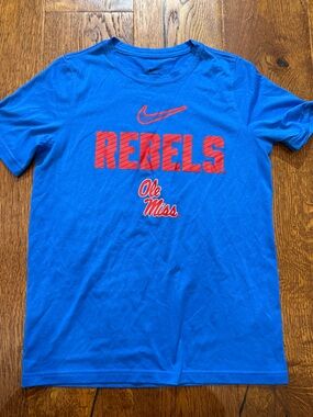 Nike Ole Miss Rebels Short Sleeve Performance T-Shirt - Blue/Red youth L
